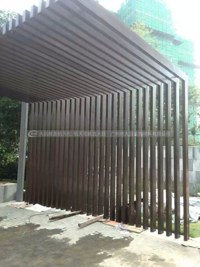 供应商供应各种木纹铝方管型材铝方通天花 u型铝方通