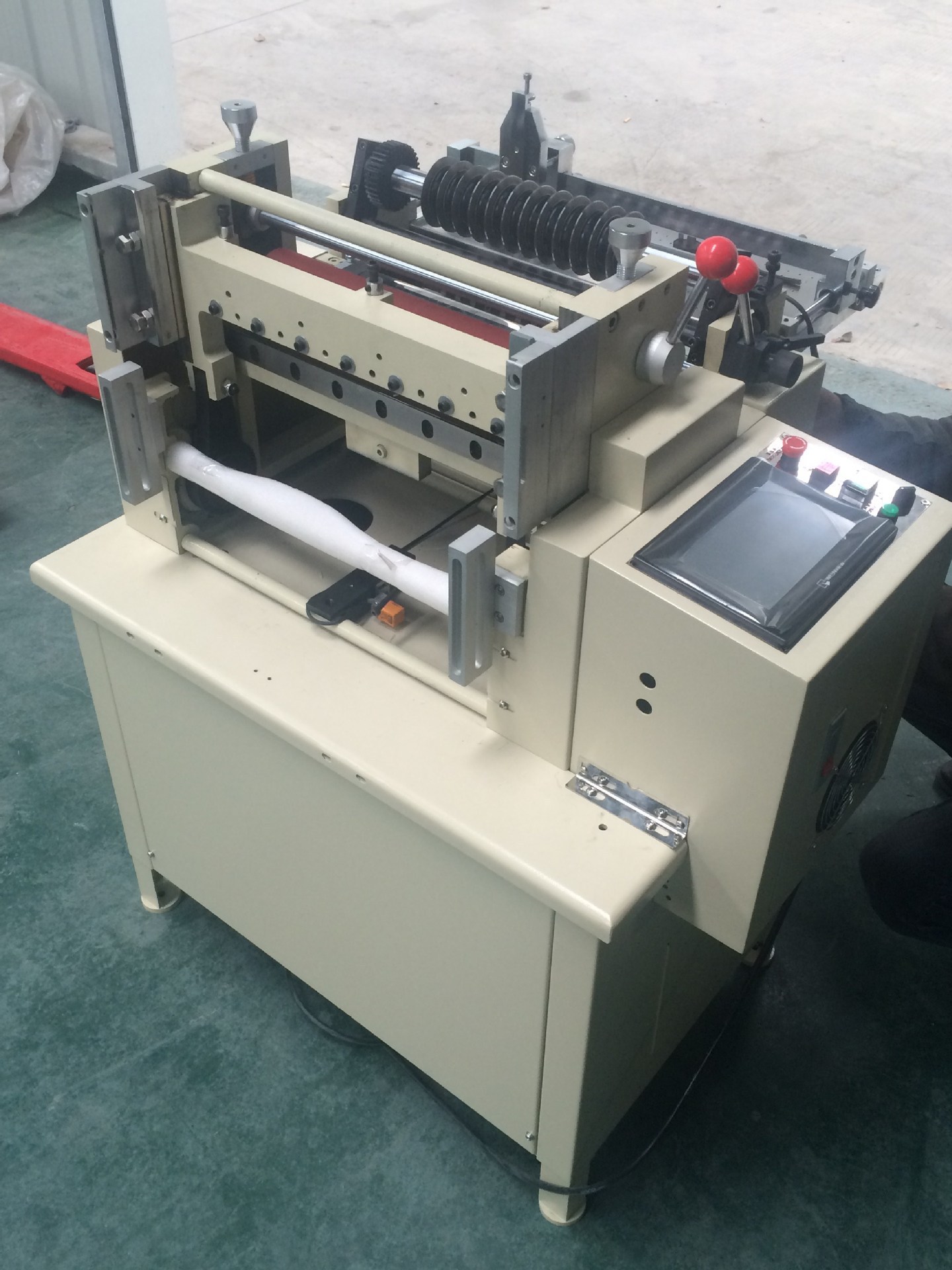 高精度商标切片机纵横切片机主动分切机