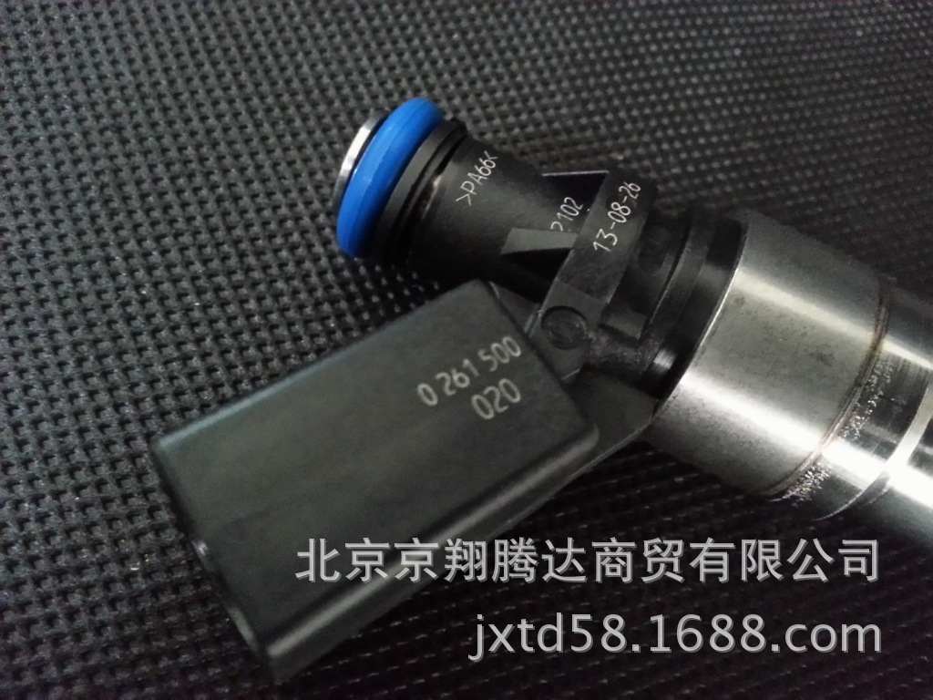 C6 2.0 T 喷油嘴