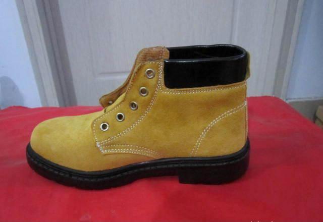 供应商批发2000双库存翻毛牛皮劳保鞋现货黄色高帮防砸