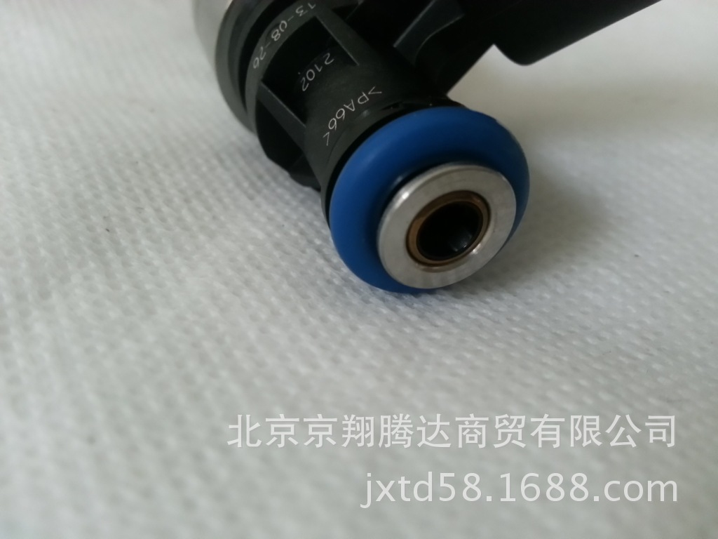 C6 2.0 T 喷油嘴