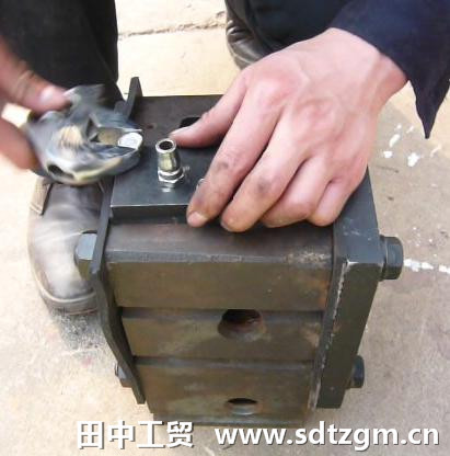 潍柴发动机缸盖试压设备缸盖漏水检测设备田中特价批发
