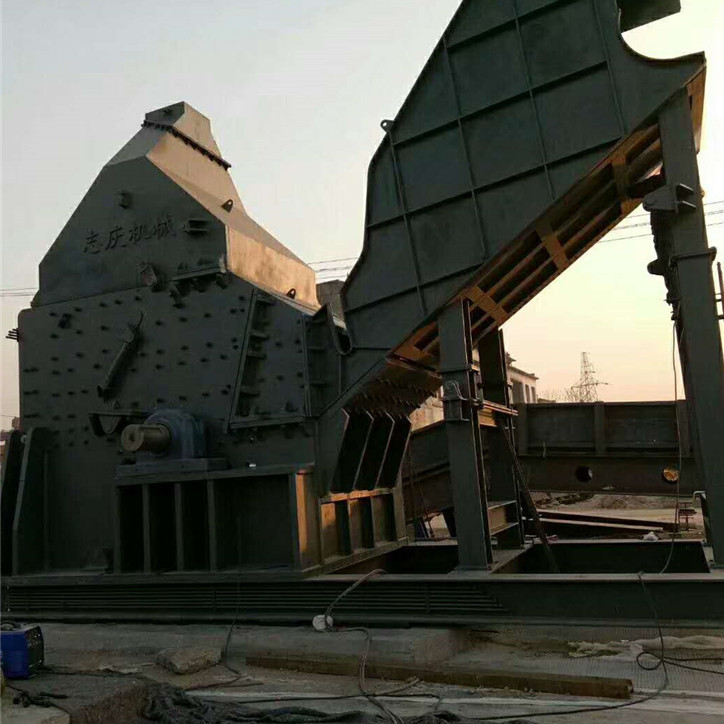 大型锤式易拉罐破碎机山东济宁志庆机械现场制作