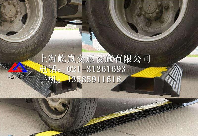 电缆维护线槽减速带橡胶过线槽规格 过路维护板供应商