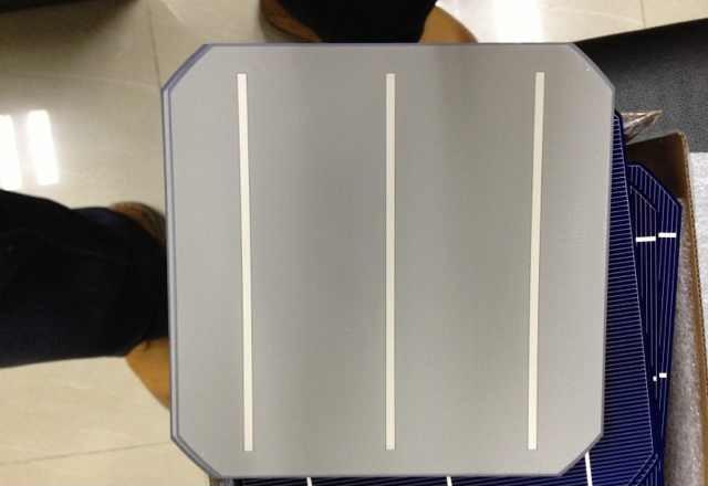 直销台湾156单晶硅三线电池片
