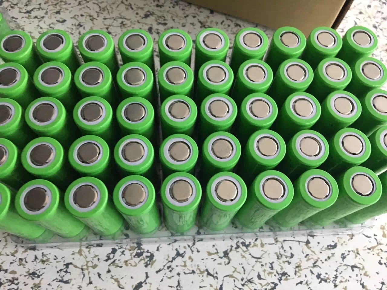 金橙全新A品足容18650锂电池2000mA锂电池