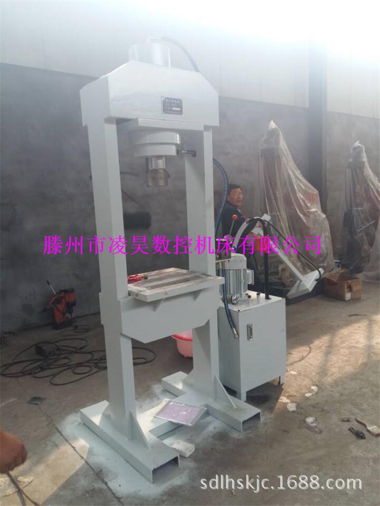 CCF099663B250D148203B12C8FF158