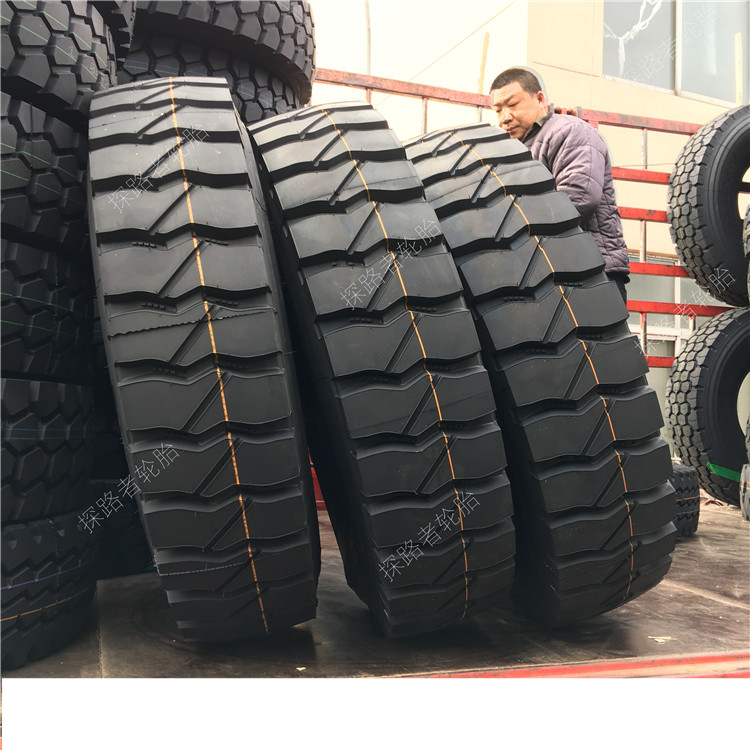 全钢子午半挂拖车轮胎1100R20 11.00R2