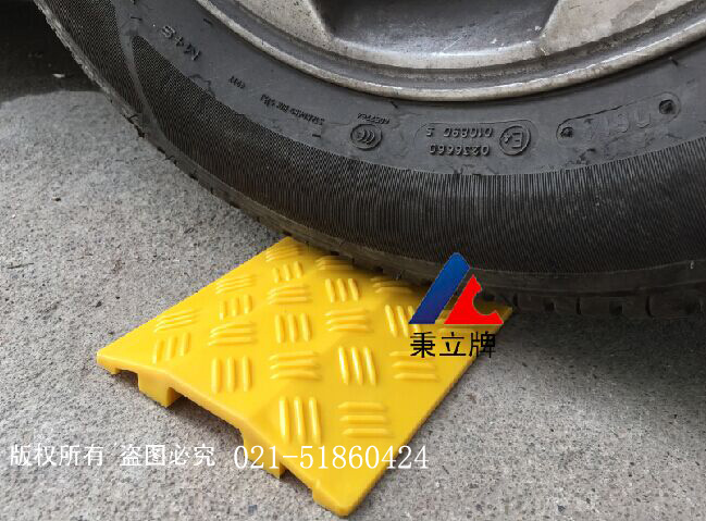 线槽减速带电缆橡胶维护槽