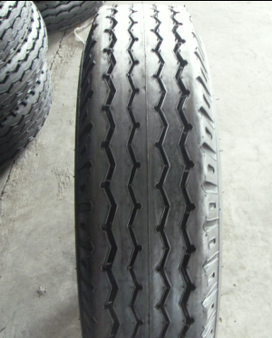 12.00-20货车轮胎水曲羊角斑纹轮胎带内胎 厂