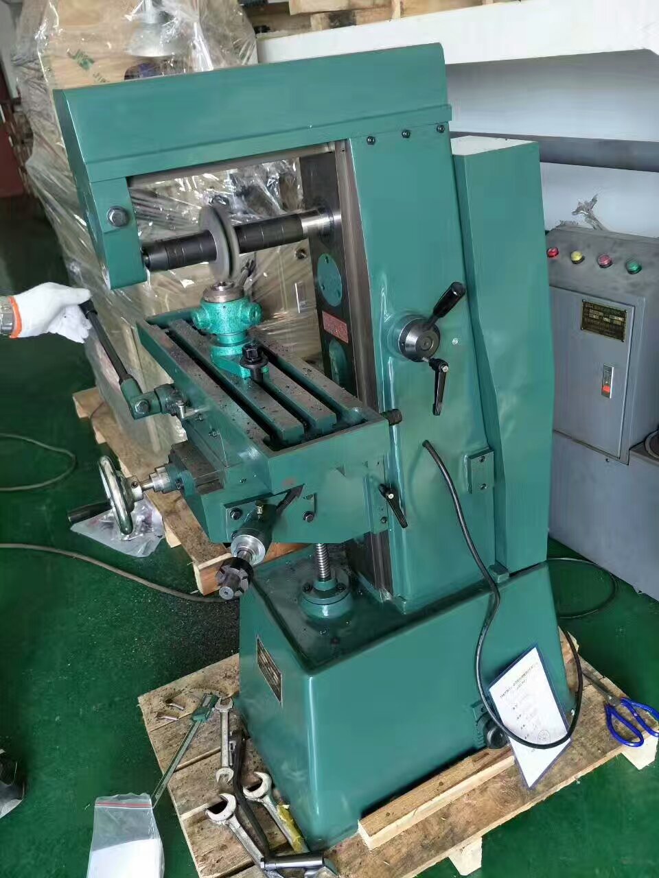 台湾216型小型卧式铣床铣槽机 切槽机 铣边机