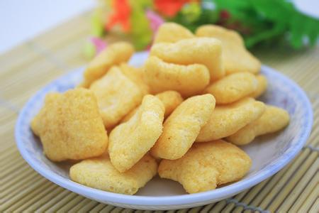 特价 山东济南双螺杆膨化机挤压机食物膨化机