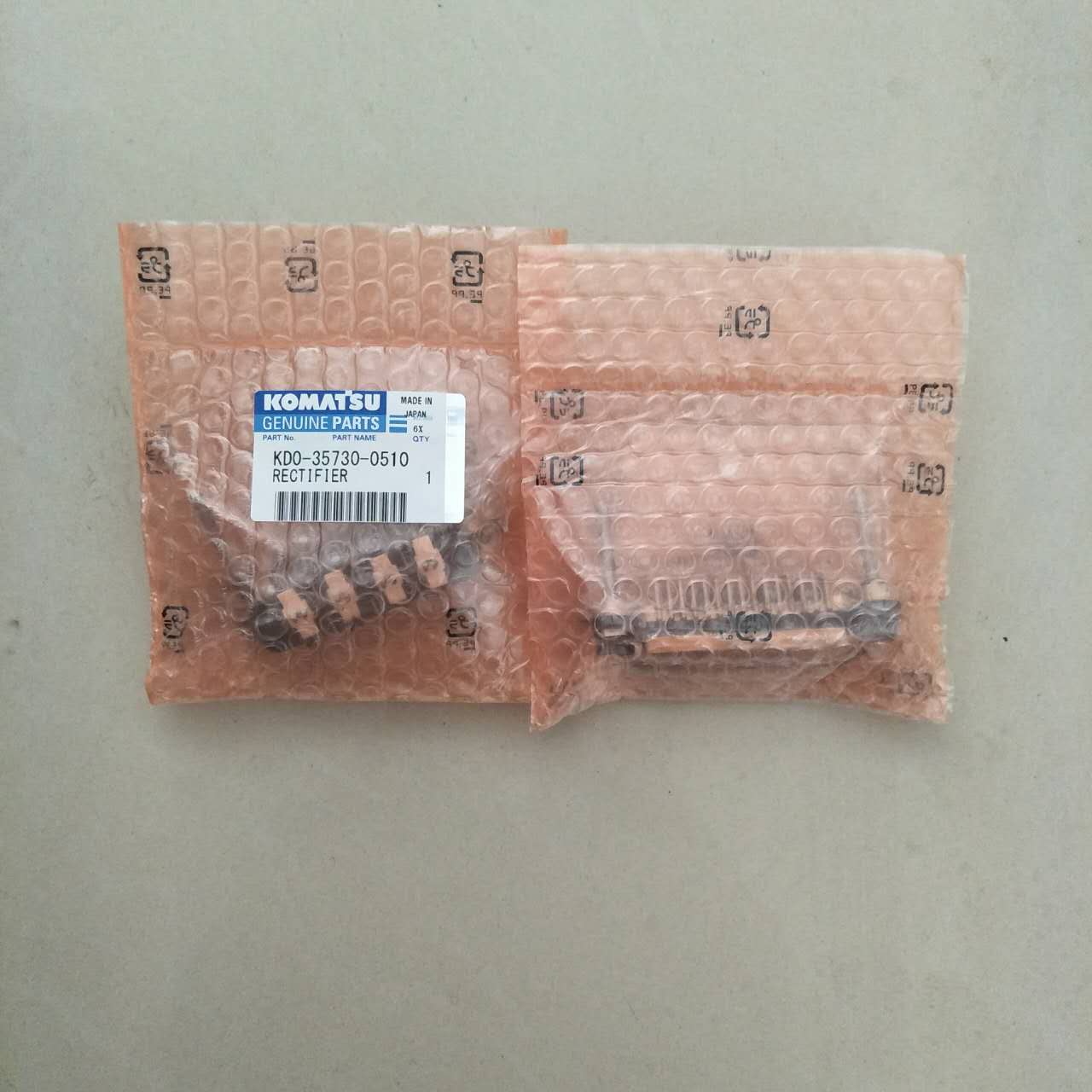 河北小松PC450-8 发动机缸盖原装现货